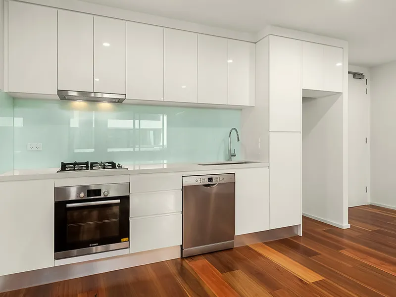 VICTORY - 1 Bed 1 Bath 1 Car Park and Storage Cage