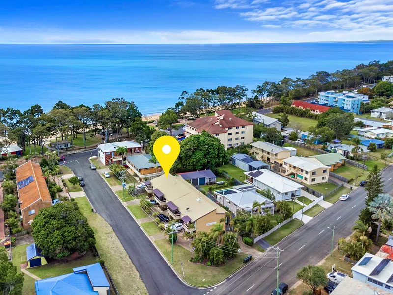 Beachside Unit - Sensational Ocean Views, Moments from Beach, Cafes, Bars, Restaurants & More