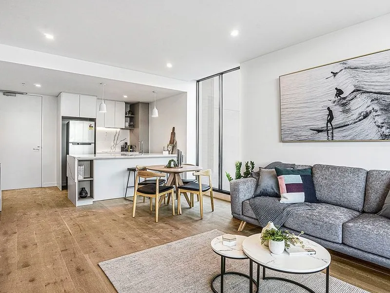 Great location, brand new and large apartment ...