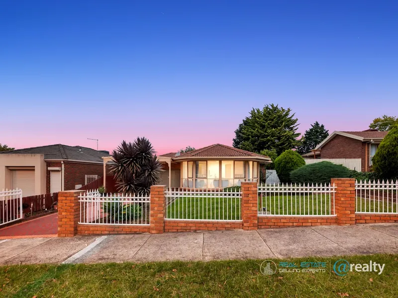 SOLID FAMILY HOME IN PRIME LOCATION