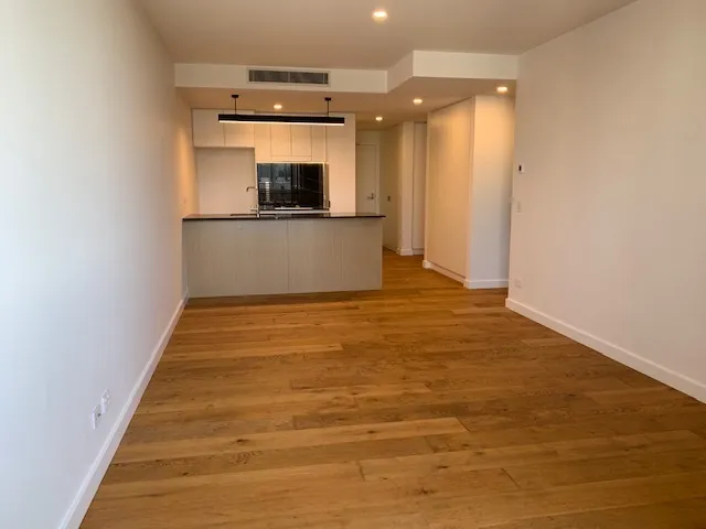 Luxury unfurnished apartment with river view in Brisbane One