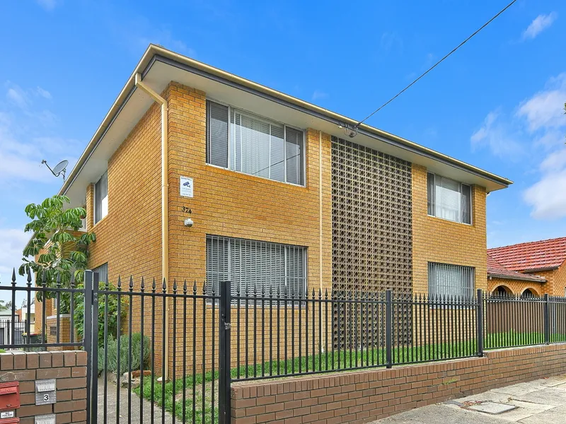 Perfectly Presented Apartment in Prime Location - ONE WEEKS FREE RENT!