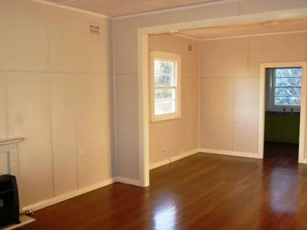 Large Main House + Separate Granny Flat + Large Backyard. 2 Rent Returns. Further Development. Semi-Commercial. Great Central Location.