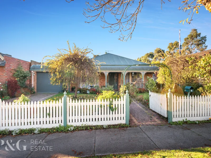 Charming, Ex Display Home! 