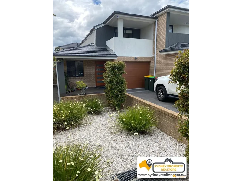 Beautiful 4 Bedroom House in Wentworthville