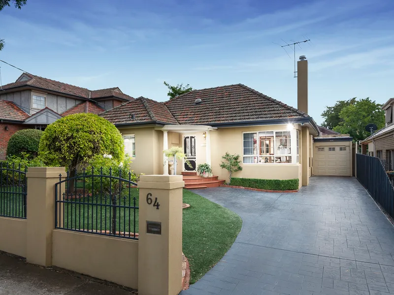 Entertainers Oasis With Self-Contained Studio