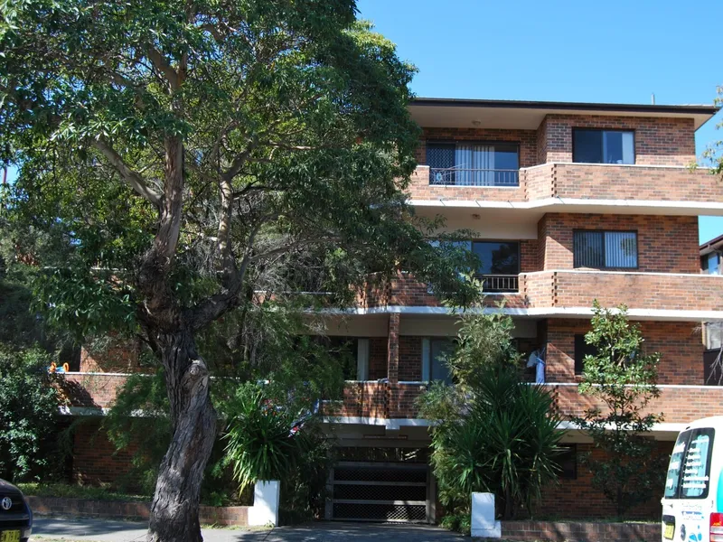 Beautifully Renovated 2 Bedroom Unit