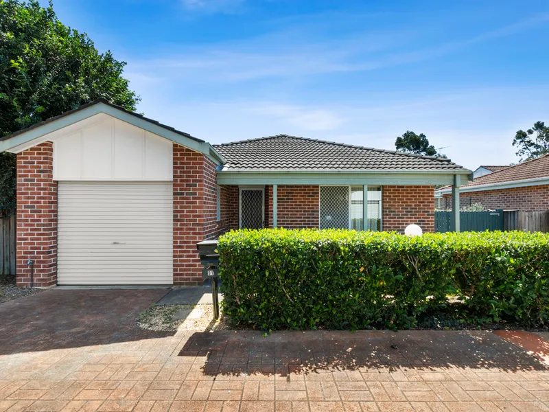 STUNNING SINGLE LEVEL HOME!