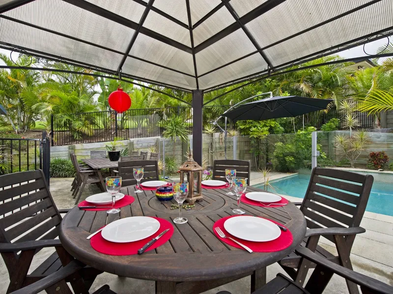 Ormeau Hills!!! Offers over $897,000 4 Bed, 3 Bath 2 Car, 1 Office or 5th Bedroom Huge 838m2 block