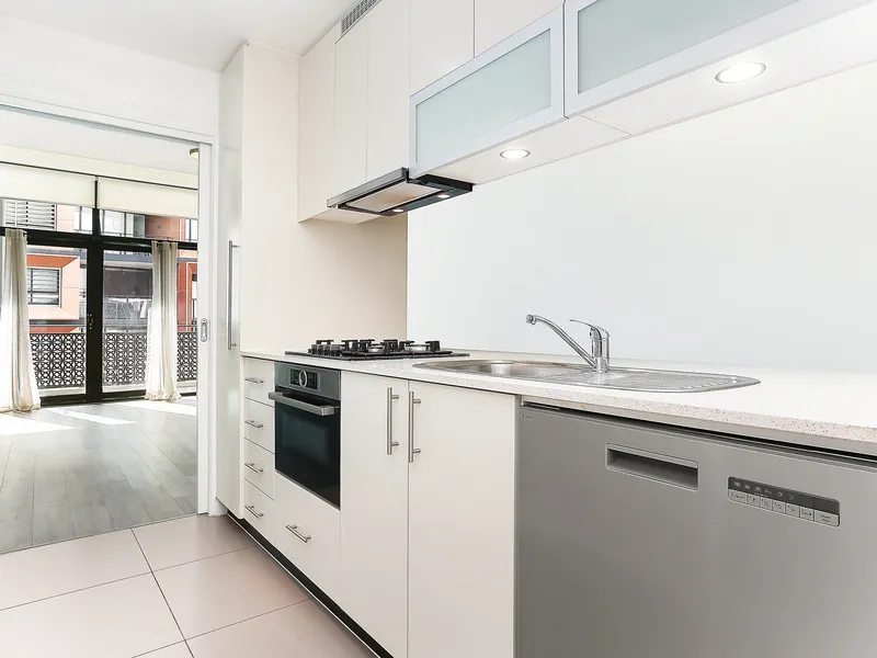 PRICE NEGOTIABLE  - OVERSIZED MODERN 1BR W/ PARKING 