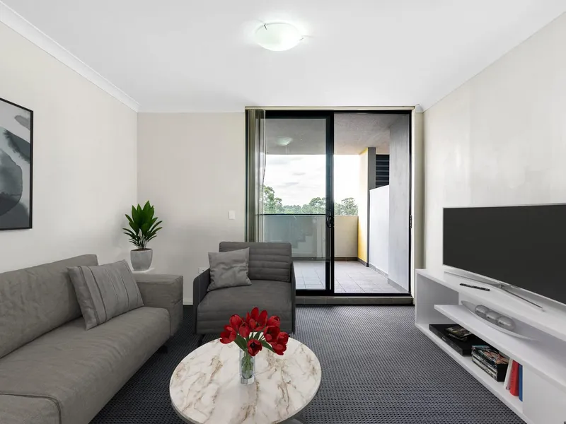 Modern Split Level 2-bedroom Apartment