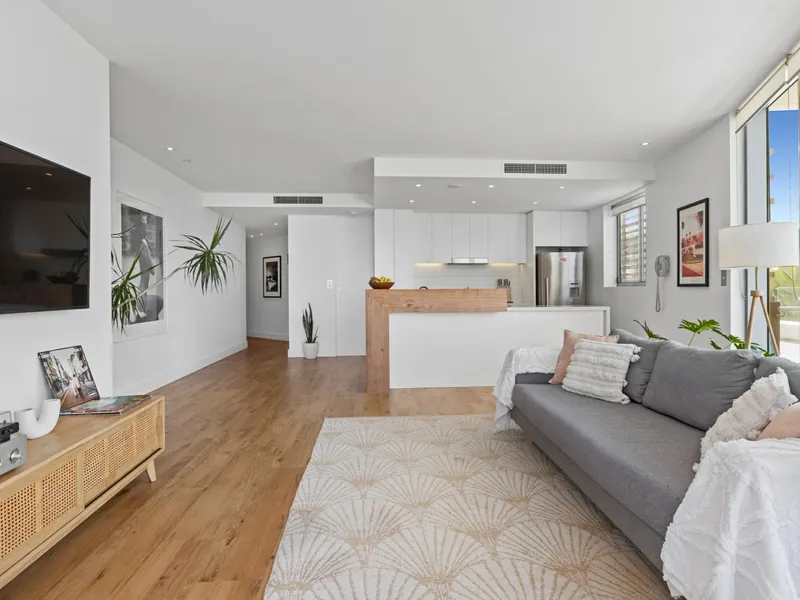 LUXURY TWO BEDROOM BEACHFRONT APARTMENT