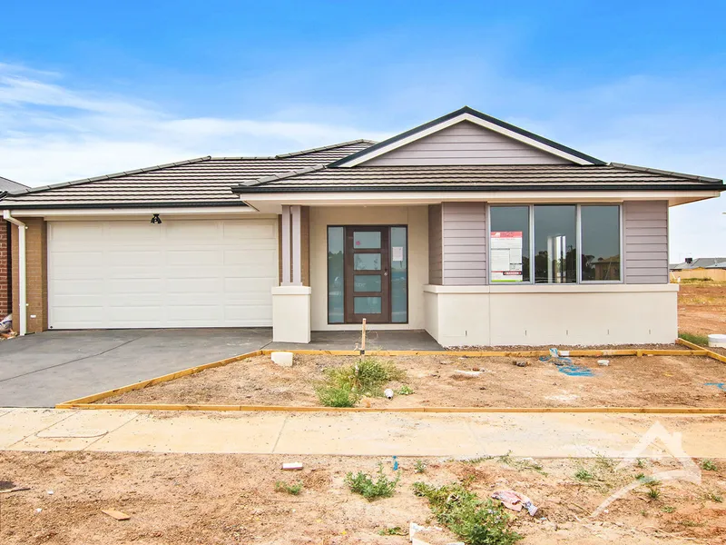 Stunning Near New Family Home!