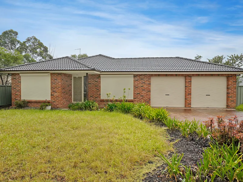 APPLICATIONS CLOSED!     Spacious Family Living close to town