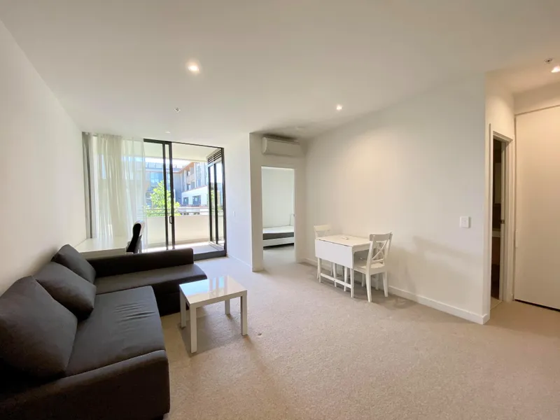 TWO BEDROOM SEMI FURNISHED APARTMENT WITH POOL, GYM & OTHER AMENITIES!  HODGES CAULFIELD