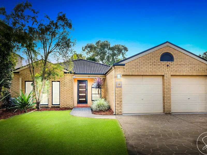 WELL MAINTAINED FAMILY HOME WITH OPTIONS FOR THE ENTIRE FAMILY!