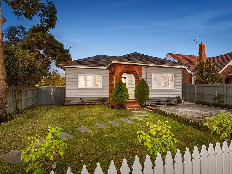 Surprisingly spacious, renovated with style and cnvenience