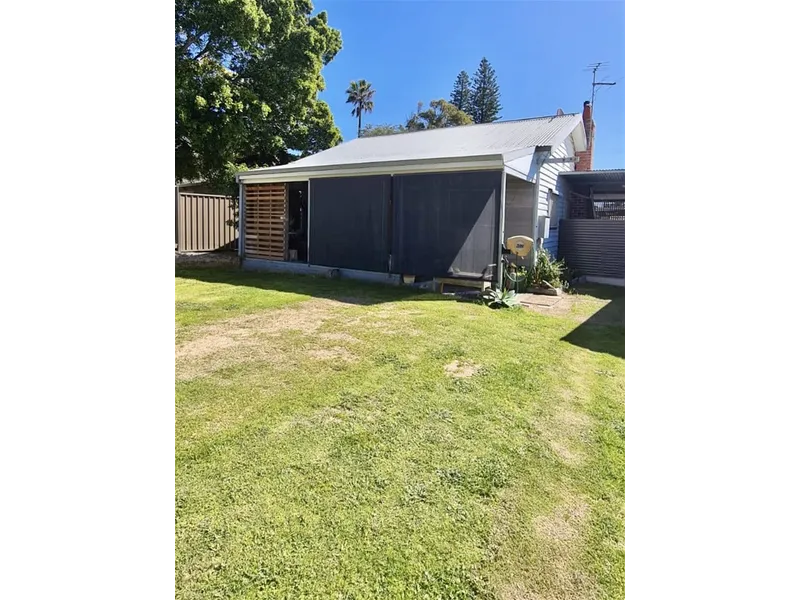 Beach Shack, Holiday Home Lifestyle, Renovators Delight