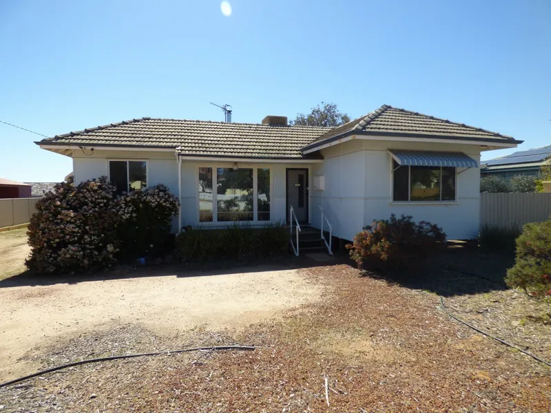 Tidy 3 Bedroom Home with Large Shed