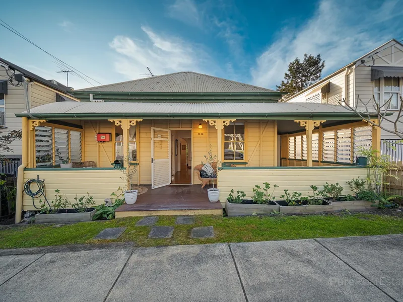 Charming Colonial Cottage in the Heart of Kelvin Grove