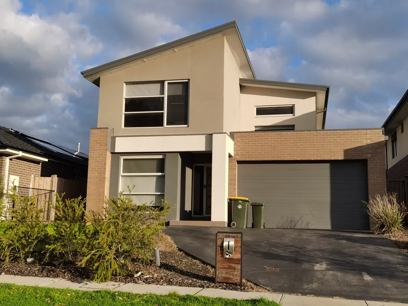 Stunning 3 bedroom double storey house for rent