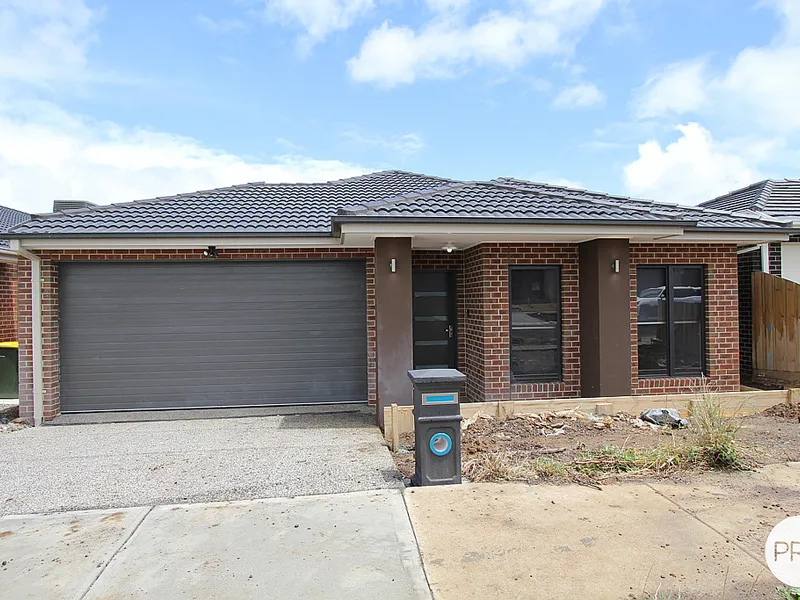 BRAND NEW FOUR BEDROOM FAMILY HOME WITH THREE LIVING AREAS IN BONSHAW