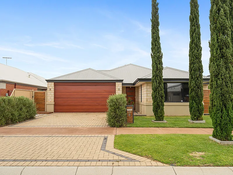 THE PERFECT FAMILY HOME!!! SPACIOUS MASTERPIECE!!