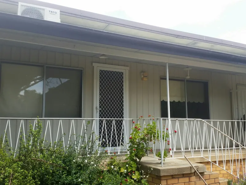 Ray White Forbes - 02 6851 1411