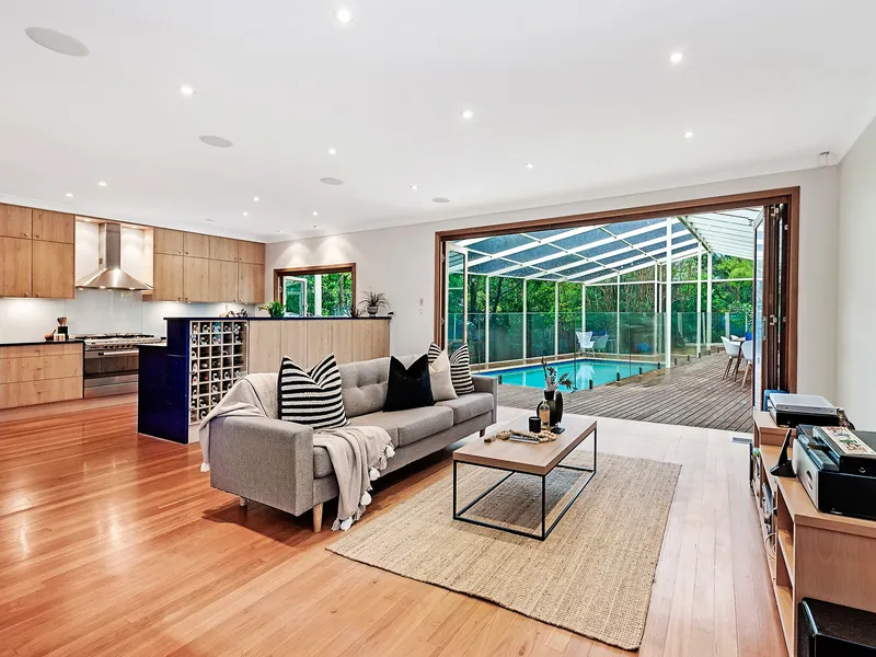 Stunning Entertainer in the Perfect Location