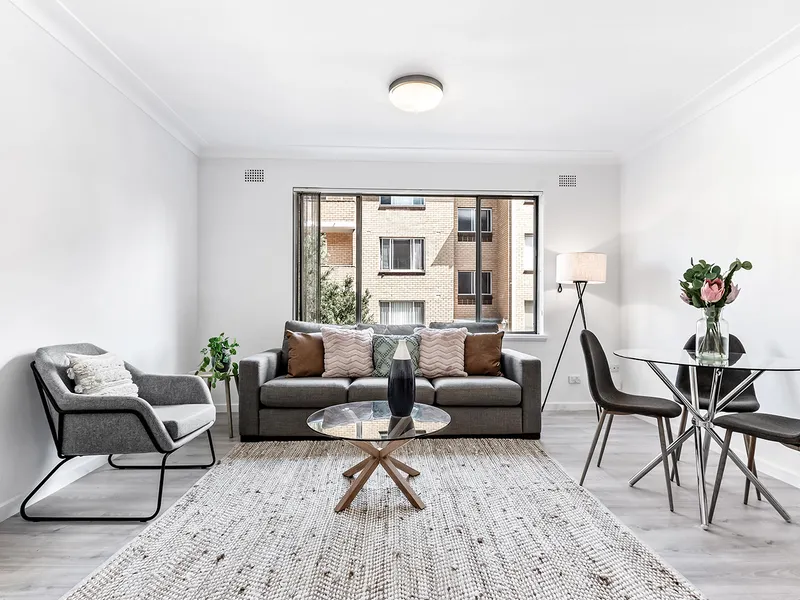 GENEROUSLY SIZED GROUND FLOOR APARTMENT ON 83.6SQM 