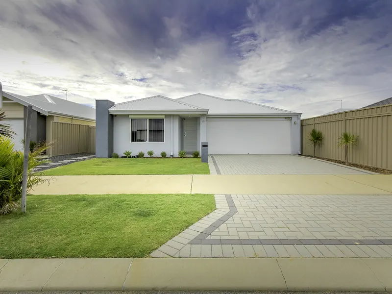 *** PRICE REDUCED*** Why build? Another opportunity to purchase a near new family home in the Vista Estate!