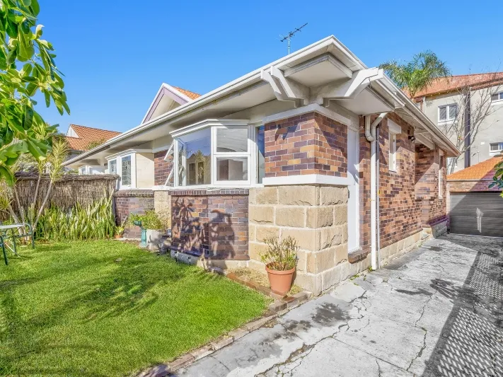 Amazing, Spacious Three Bedroom Home With a Lock Up Garage!