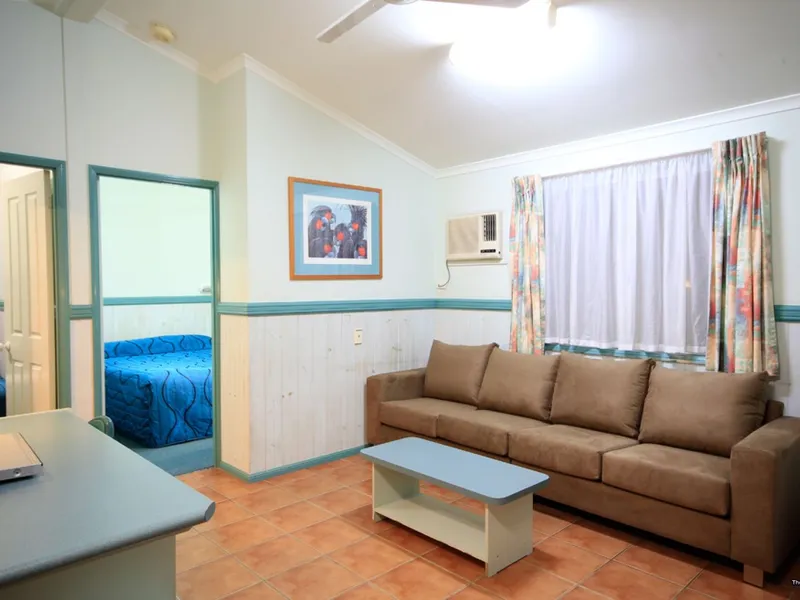 Gold Coast Short Term Rental, 2 Bedroom Palm Cottage, Min 4 week stay, Fully Furnished, $525 p/w