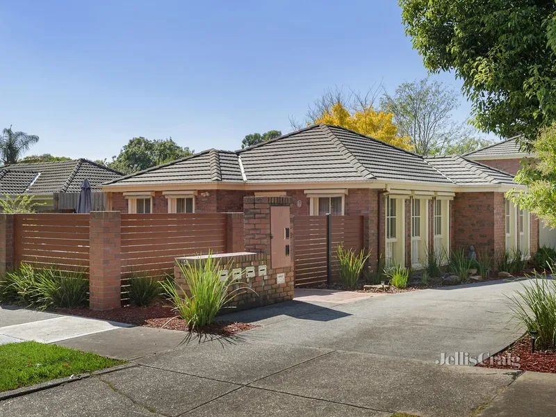 Centrally positioned, ultra-convenient