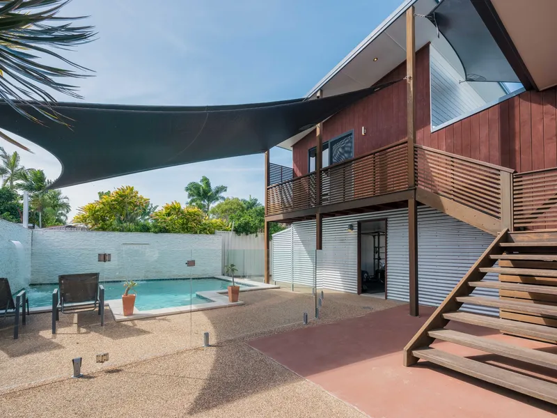 Standing the true test of time this stunning 1940's Queenslander is a classic that welcomes the modern lifestyle you're seeking!