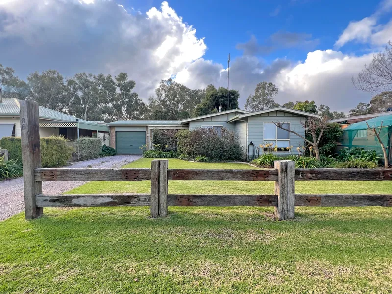 CENTURY 21 CENTRAL WEST - (02) 6852 3793