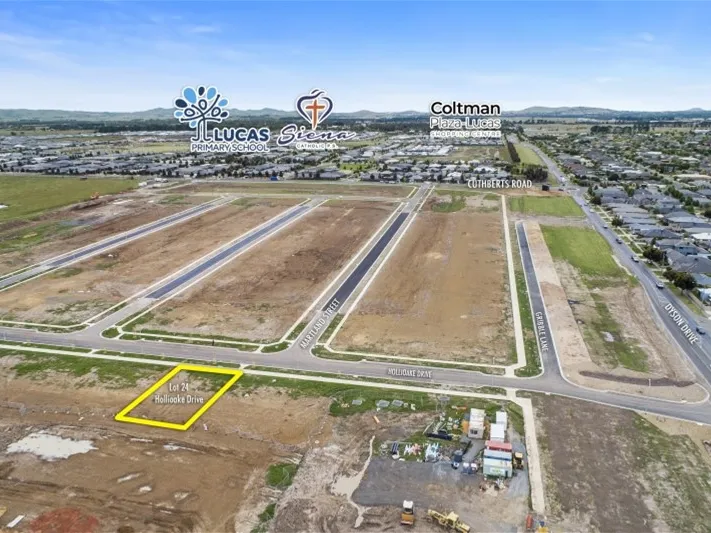 TITLED 640m2 block Lucas Grange