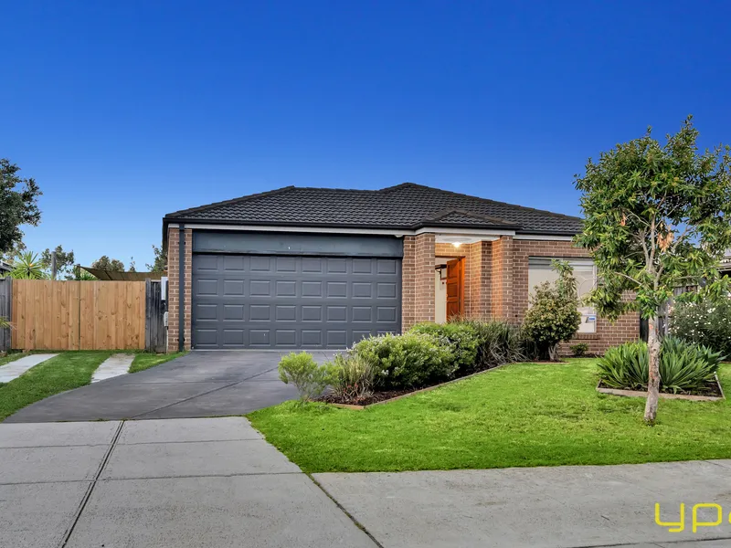 Year-Round Entertainer with Alfresco & Deck 