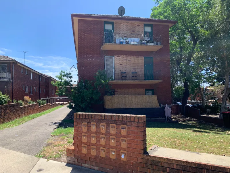 2 Bedroom Unit in Top Floor