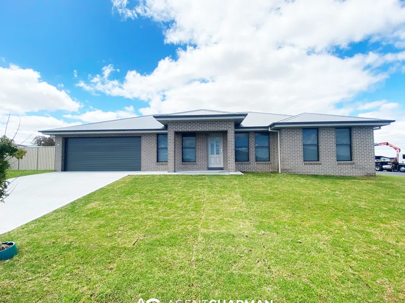 BRAND NEW - MOVE STRAIGHT IN!