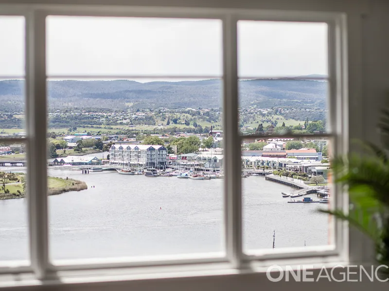 OPEN FRIDAY 26th NOV 12pm - 12:20pm AND SATURDAY 27th NOV 10:30 - 10:50am