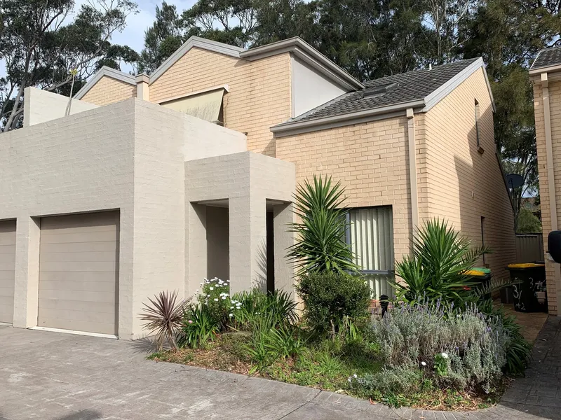 Contemporary Townhouse!