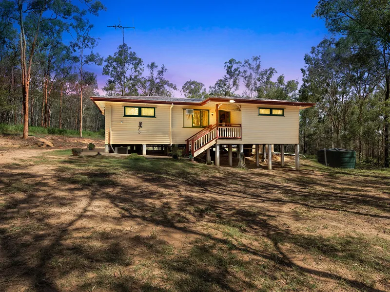 Ultimate Lifestyle Living On Flood Free 15-Acre Block