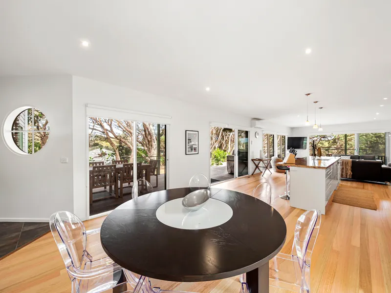 Fully furnished, five bedroom home in a tranquil, leafy coastal environment.