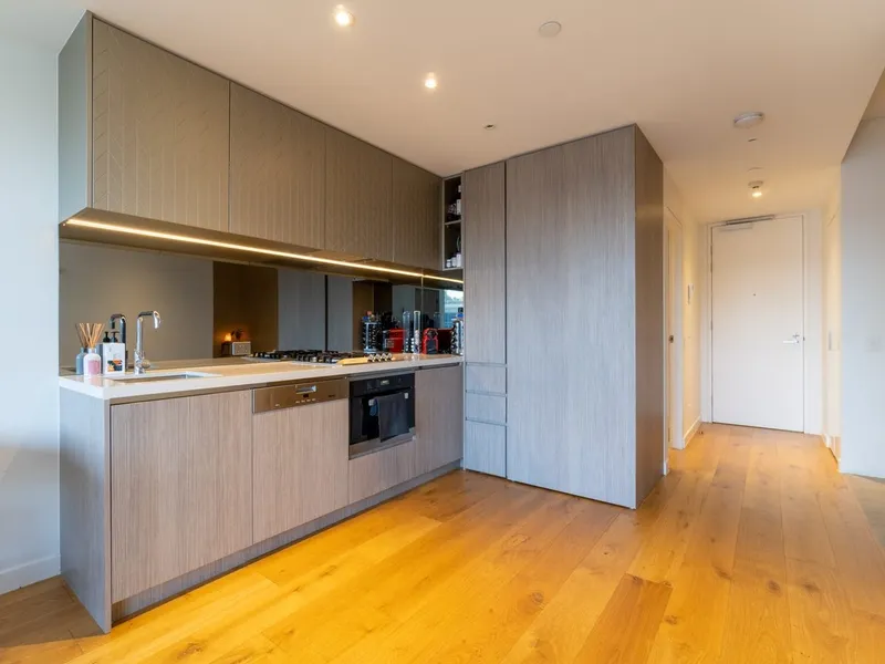 Stunning apartment at rear of block, 1 bedroom plus study in the 'Lucent'