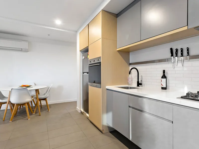 Fully Furnished Apartment in the Heart of Richmond!