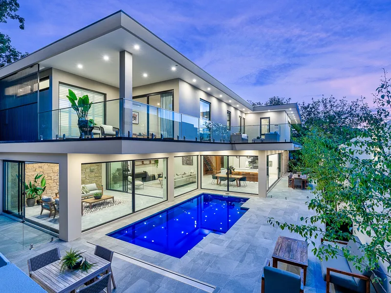 The Elm House - A Spectacular New Designer Residence