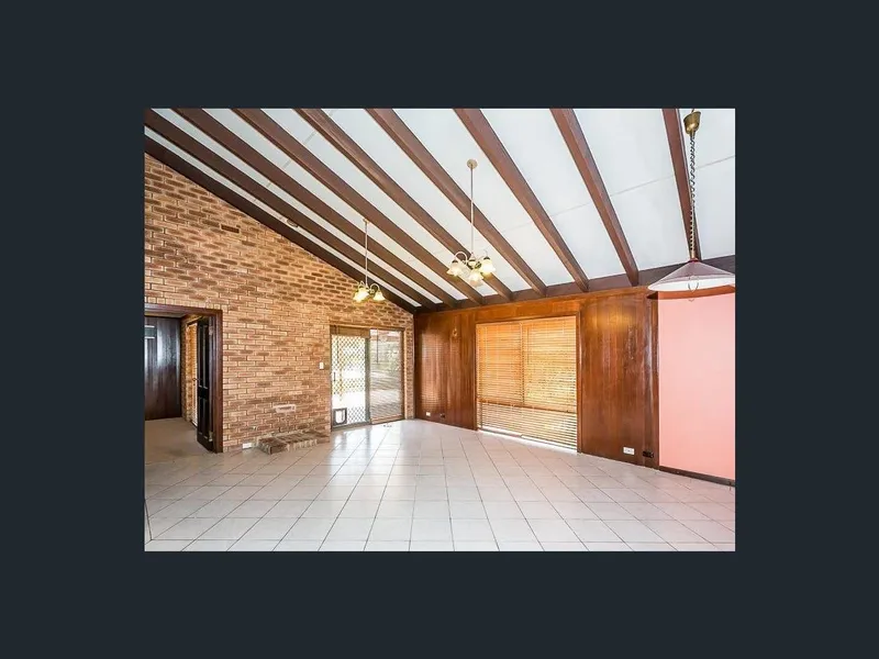 A Charming Family Home In An Enviable Location!!