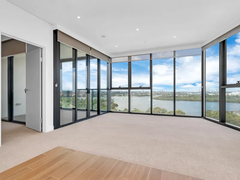 Near New Spacious 2Bedrooms With City & Harbour Bridge Views