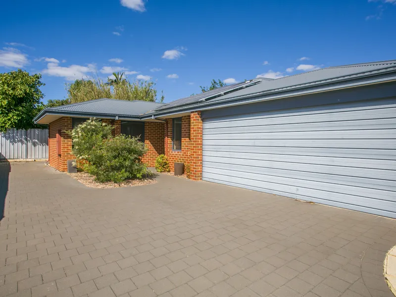 Beautiful Modern Home with Double Garage and Solar Panels
